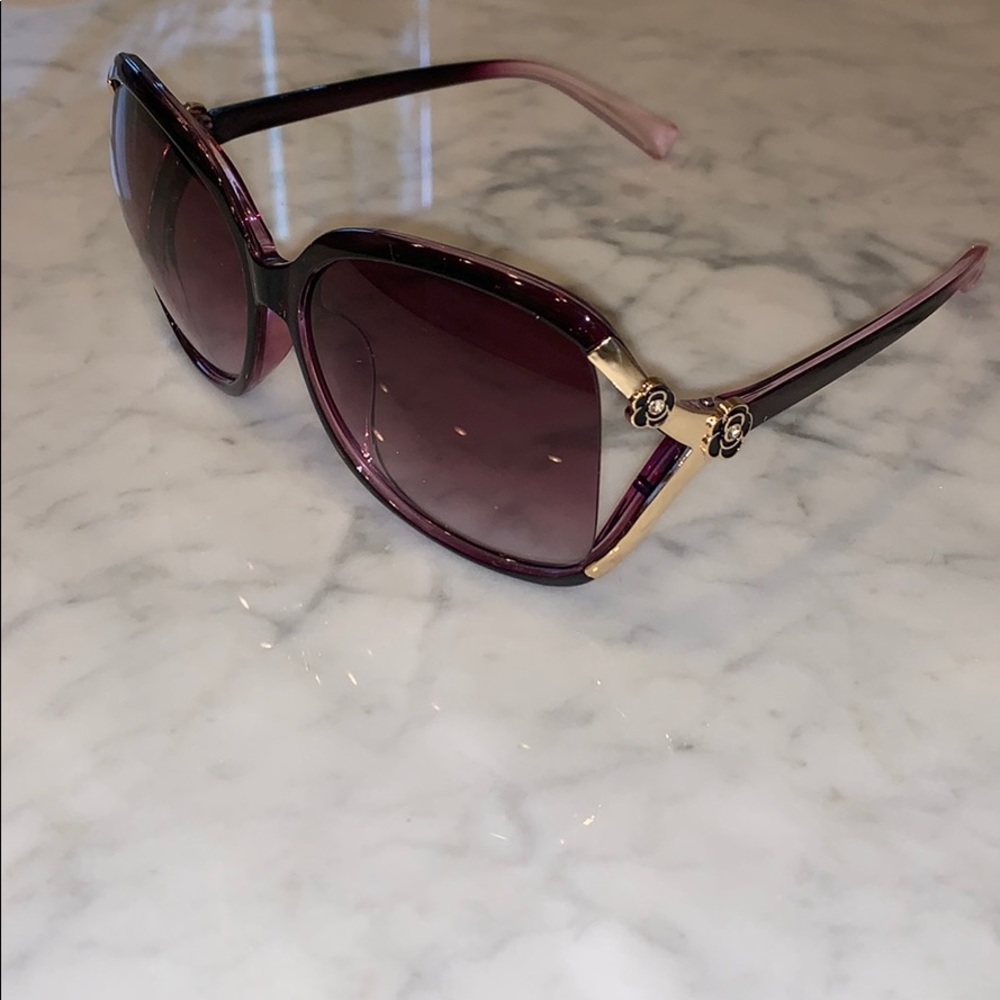 NWOT. Only 1 left! Fashion design sunglasses 🕶 - Picture 1 of 5